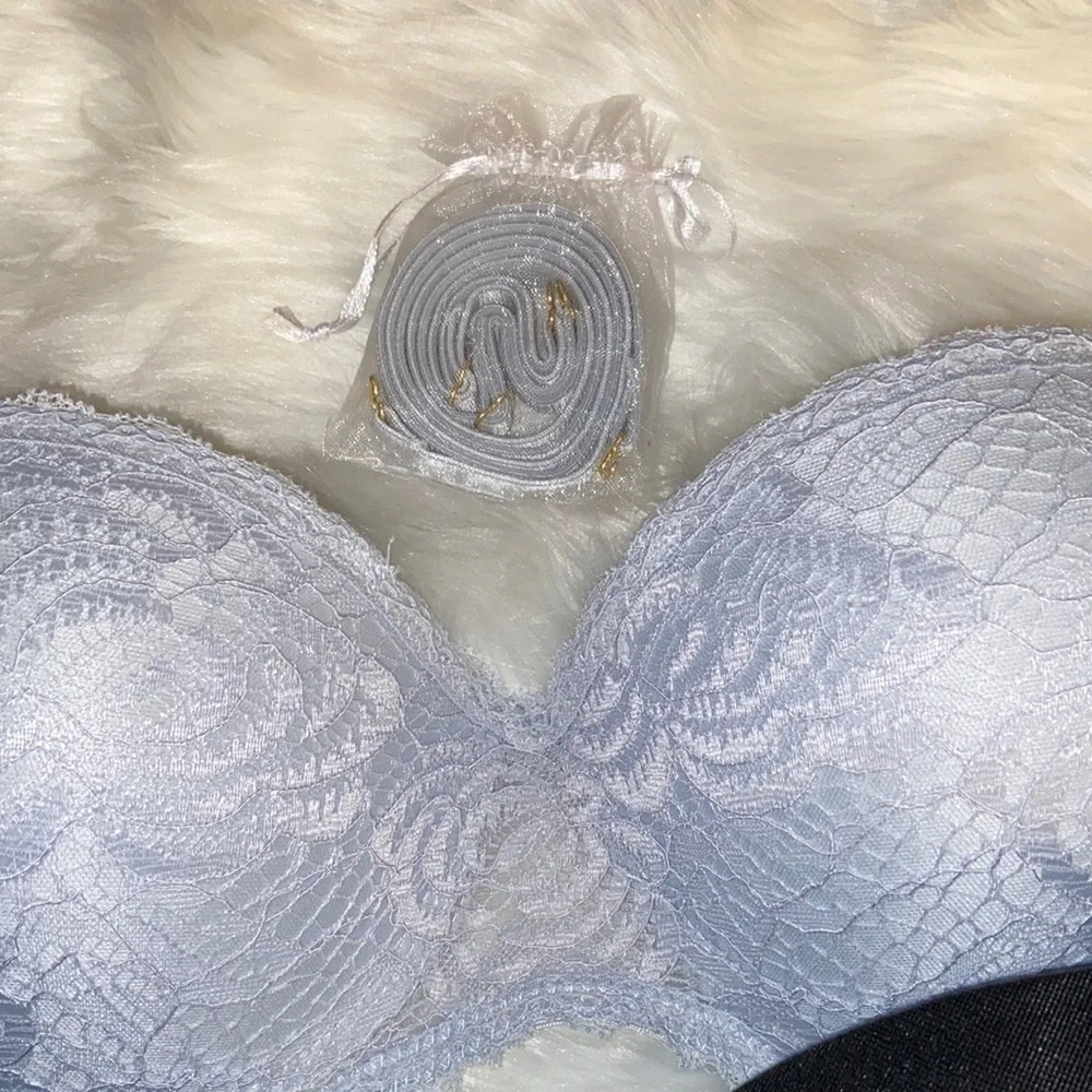 Bras - Picture 5 of 5